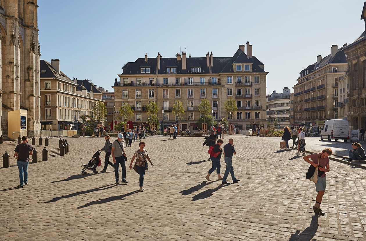 Place de la cathédrale après