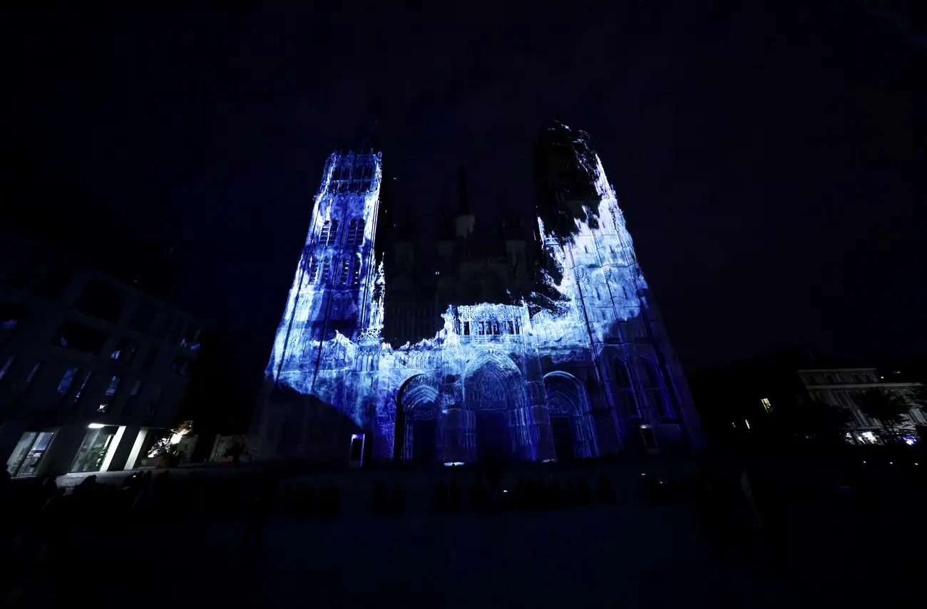 La Cathédrale a rendez-vous avec la lumière La Cathédrale a rendez-vous avec la lumière