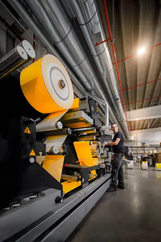 Un salarié de l'usine Sopana à Saint-Pierre-lès-Elbeuf