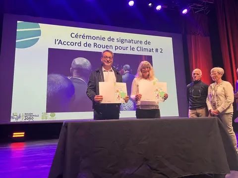 signature de l'accord de Rouen pour le climat