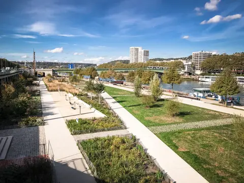 Un foodtruck s’installe au pied du pont Jeanne d’Arc