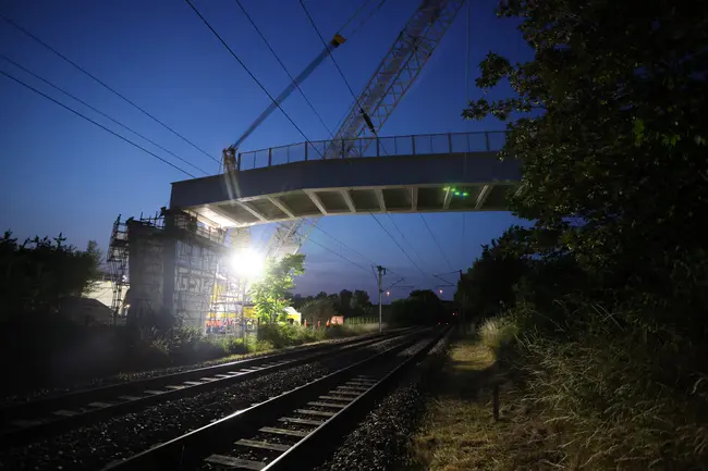 Une passerelle comme trait d'union