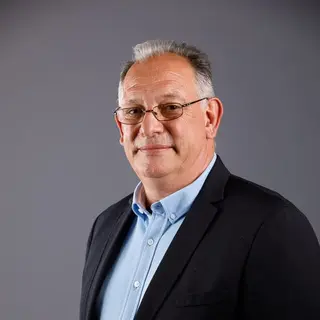 Consultez la fiche de ROUSSEAU